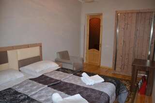 Отели типа «постель и завтрак» Light House Old City Ахалцихе Двухместный номер с 1 кроватью и собственной ванной комнатой-2